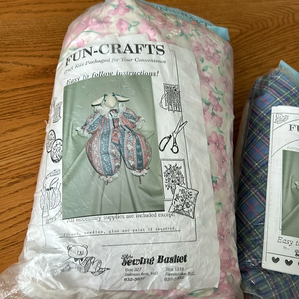 Craft kit Sewing Stuffed Rabbit - Picture 1 of 4
